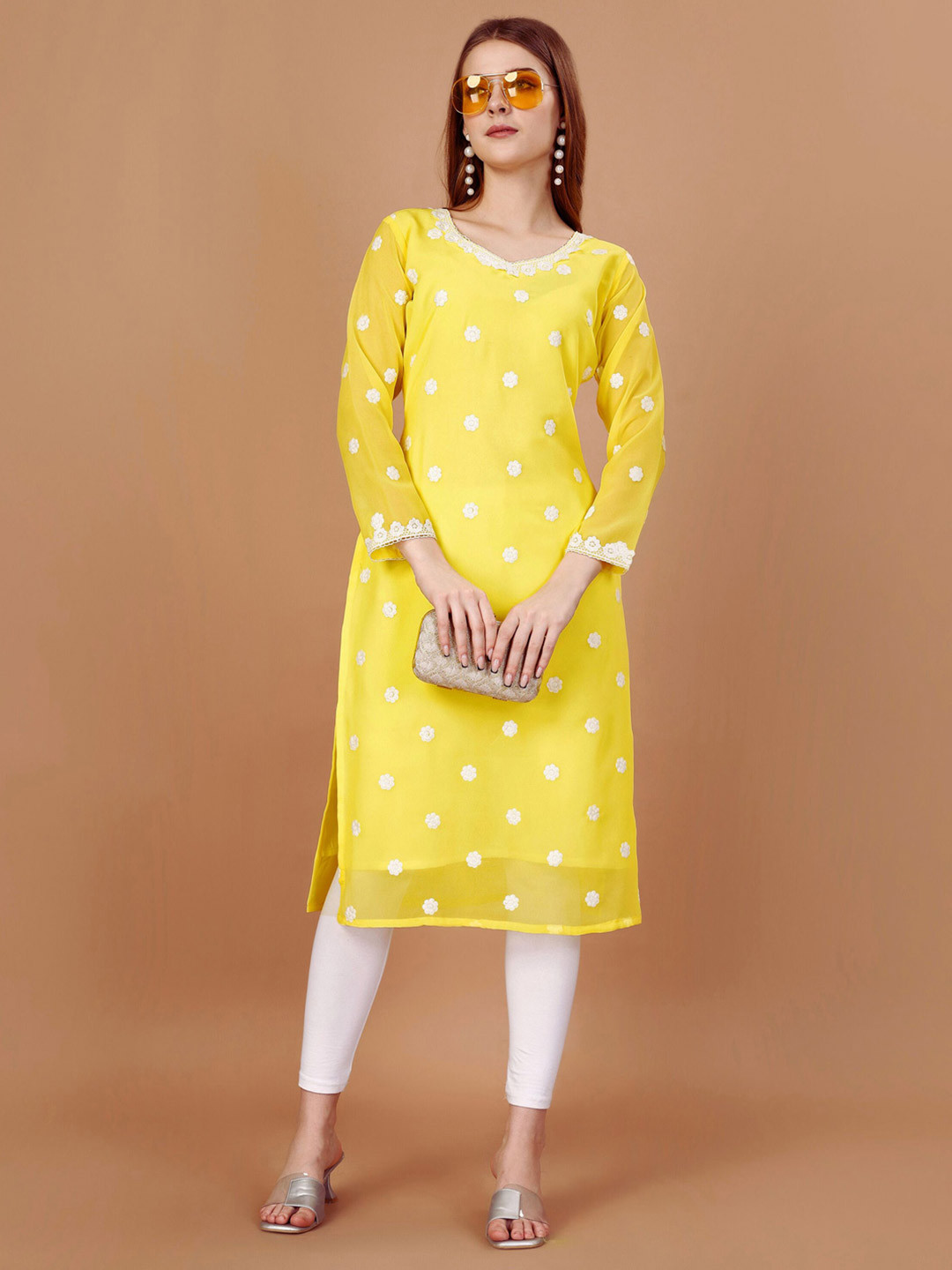 HESVI Women Floral Embroidered Daily Straight Kurta