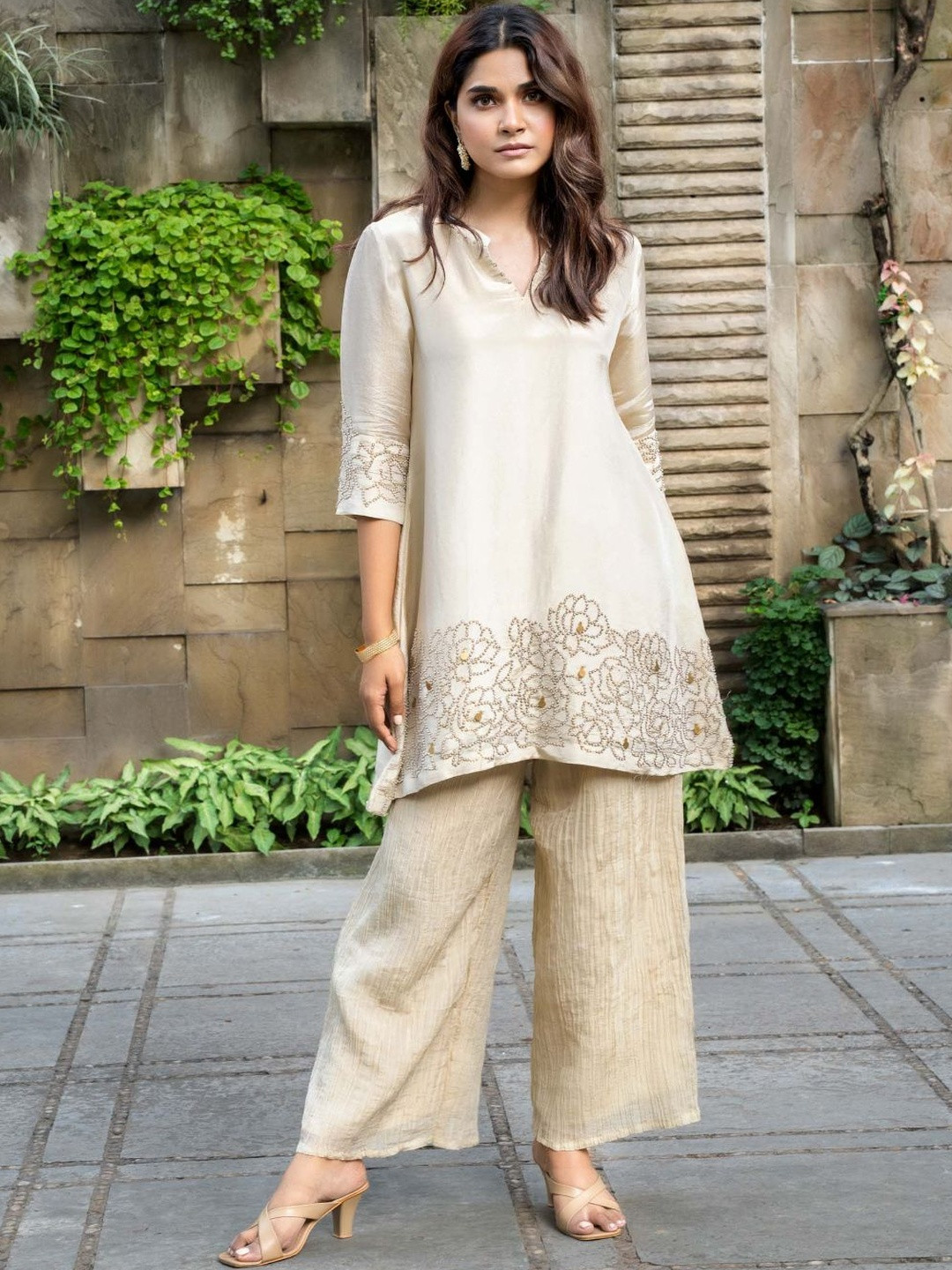 The Moyra Women Ethnic Motifs Embroidered Kurta with Palazzos