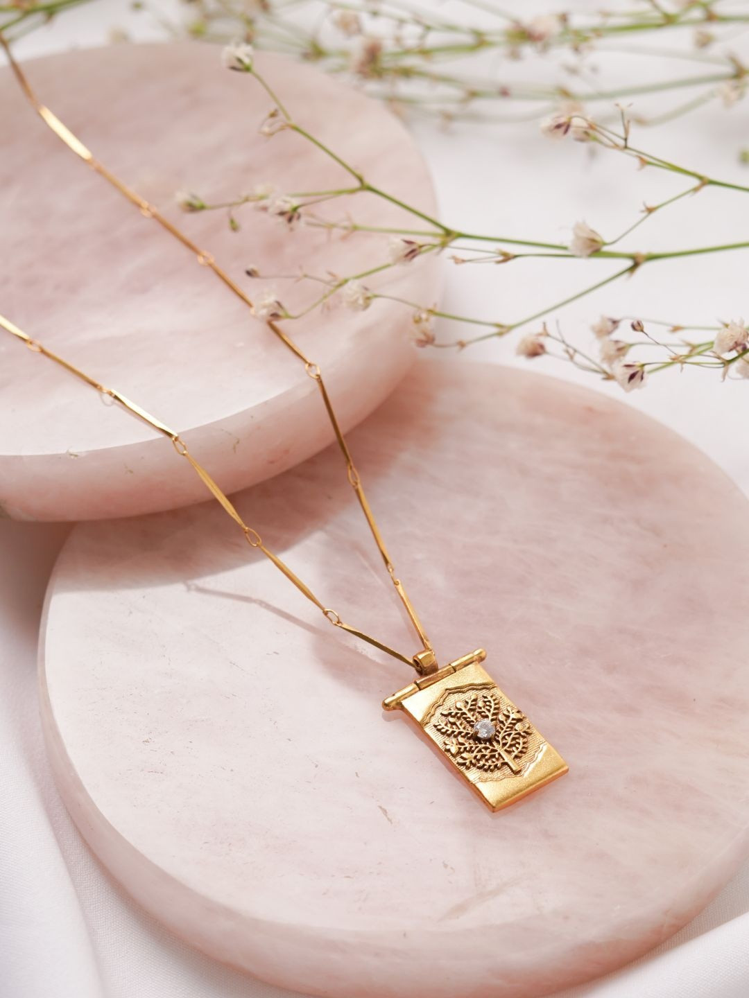 ALSO - A Look to Stand Out Gold-Plated Artificial Stones Studded Pendant With Chain