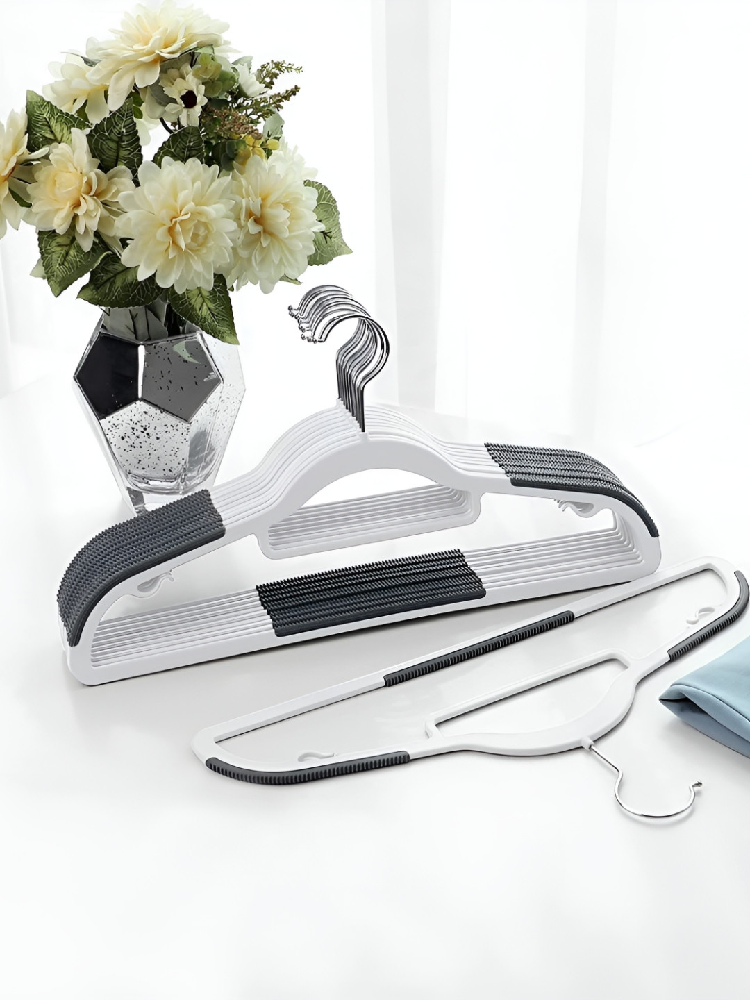 Raiz Grey & White 12 Pcs Clothes Bar Hangers