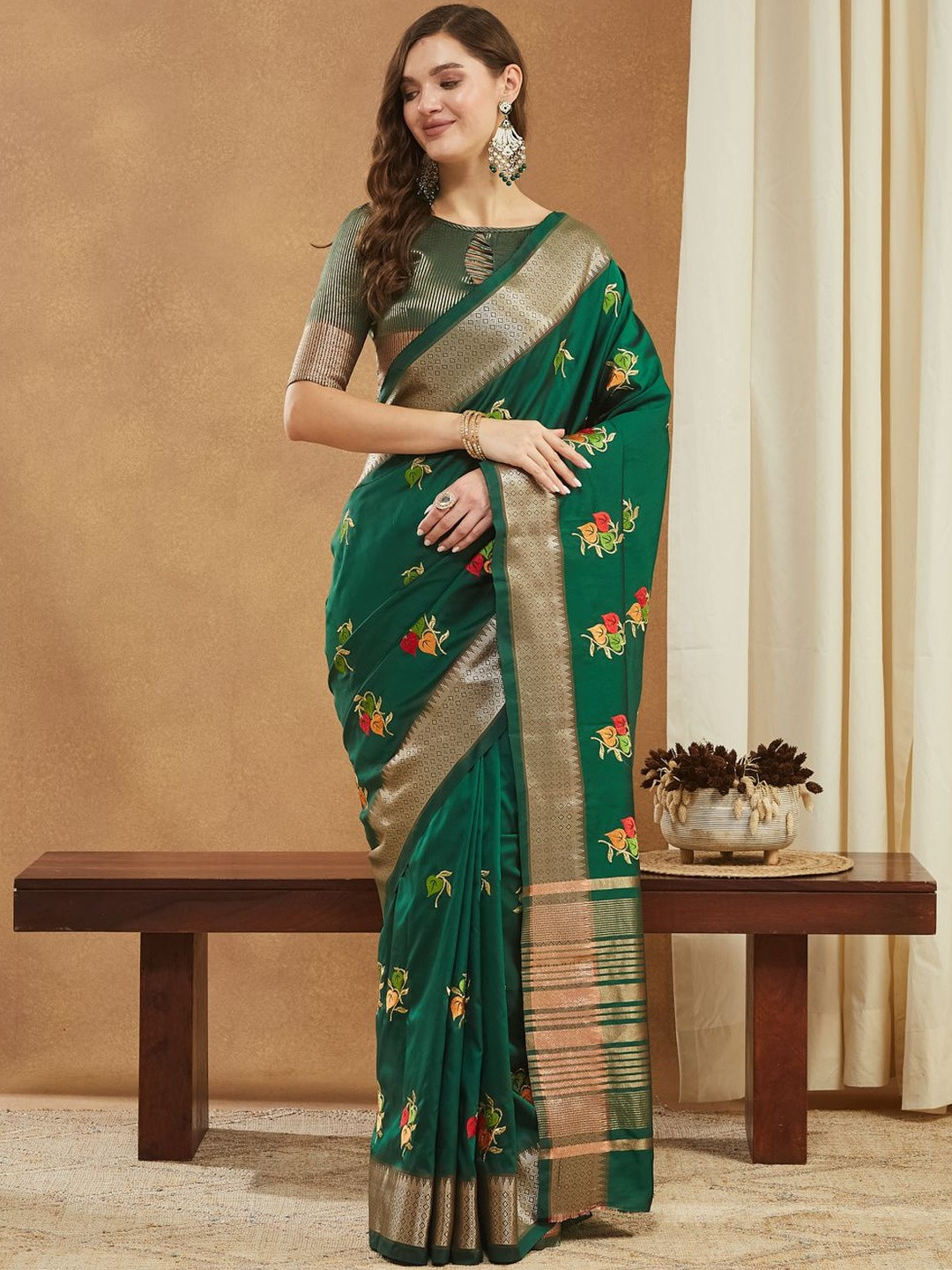 RAJGRANTH Embroidered Colourful Thread Floral Saree