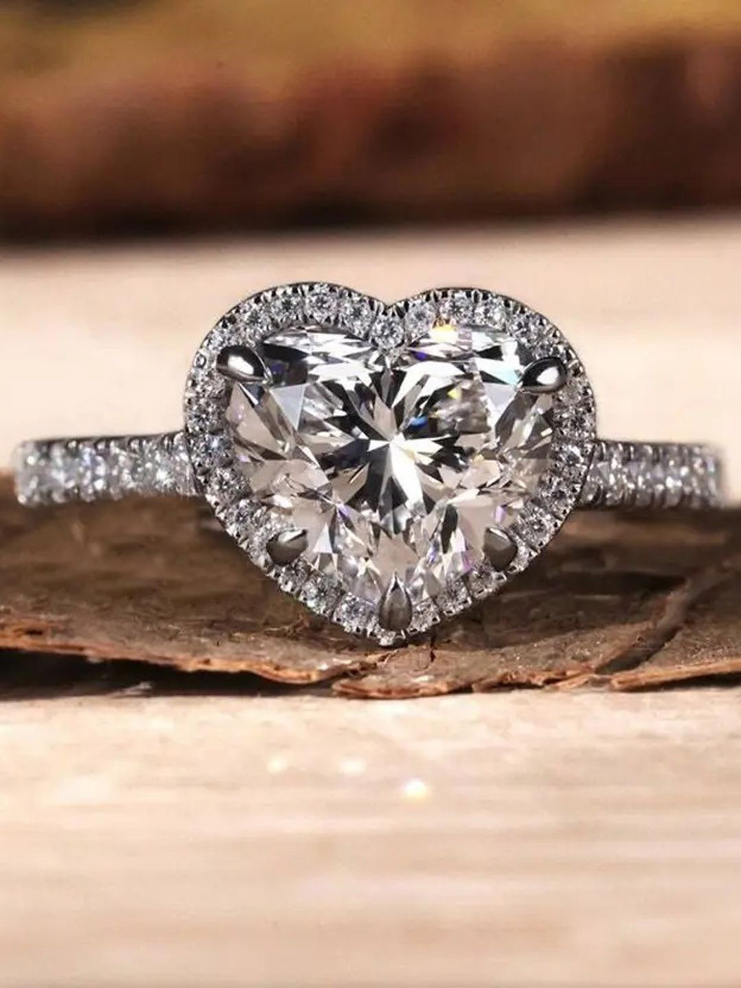 FIMBUL Women Silver-Plated Cubic Zirconia Heart Shape Solitaire Finger Ring