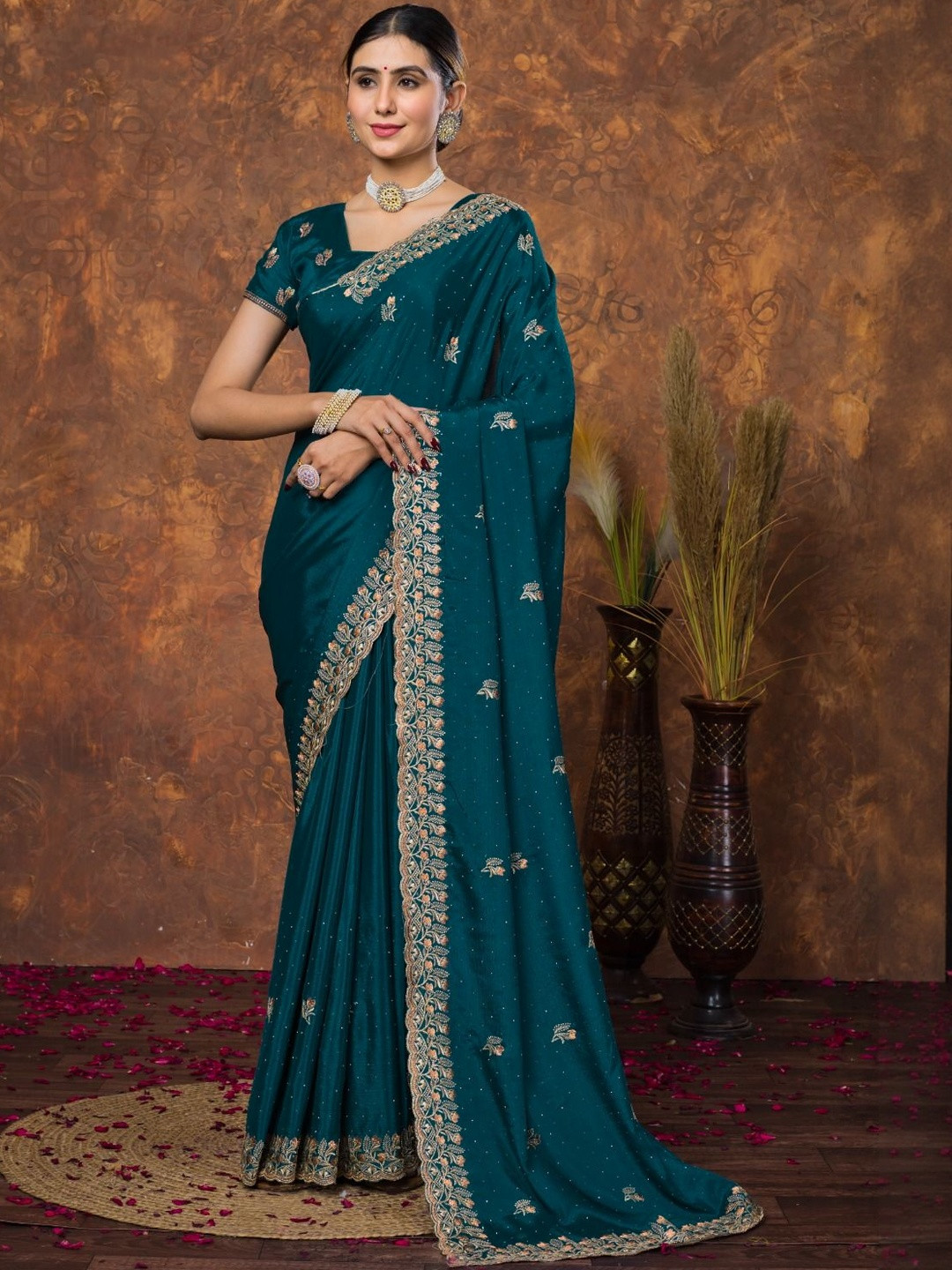 THE WHITE RABBIT Ethnic Motifs Embroidered  Maheshwari Saree