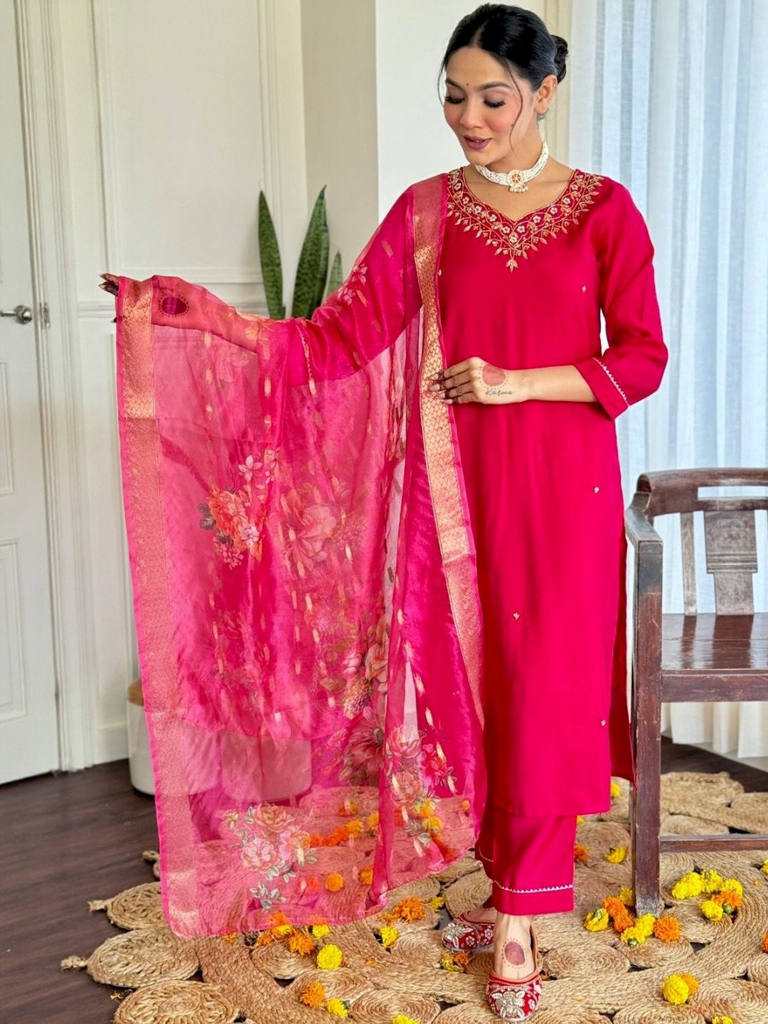 JISHNAM Women Ethnic Motifs Embroidered Kurta with Trousers & Dupatta