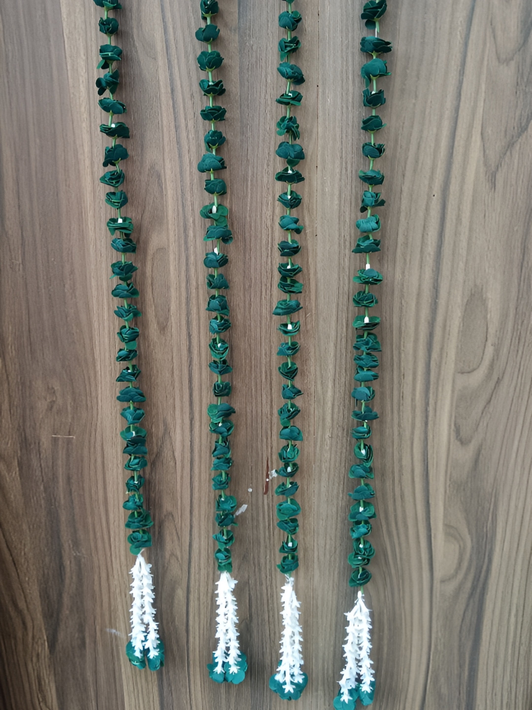 Nutts Green & White 4 Pieces Rose & Tuberose Tassel Toran