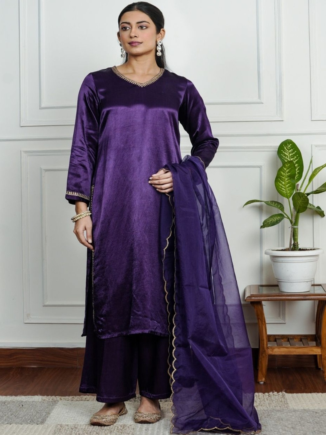 House of Surkh Women Regular Thread Work Kurta with Palazzos & With Dupatta