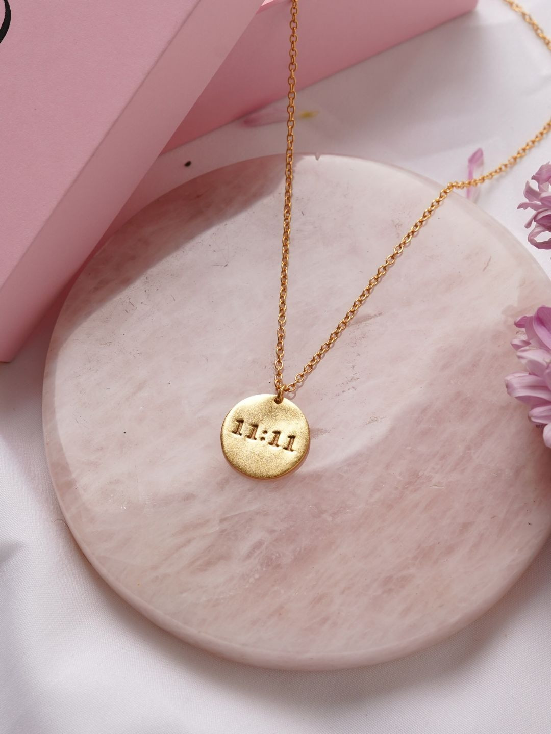 ALSO - A Look to Stand Out Gold-Plated Circular Pendant With Chain