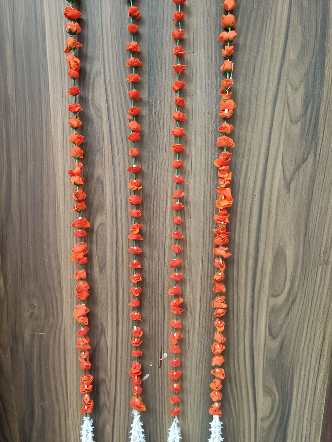 Nutts Orange-Coloured & White 4 Pieces Rose & Tuberose Tassel Toran