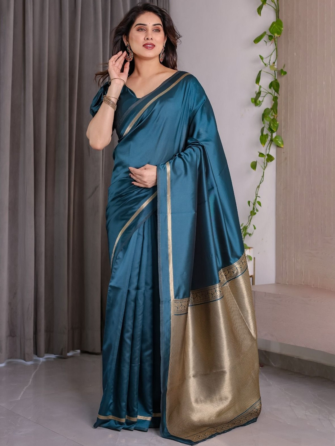 RUNAYA NX Solid Woven Design Zari Border Banarasi Saree