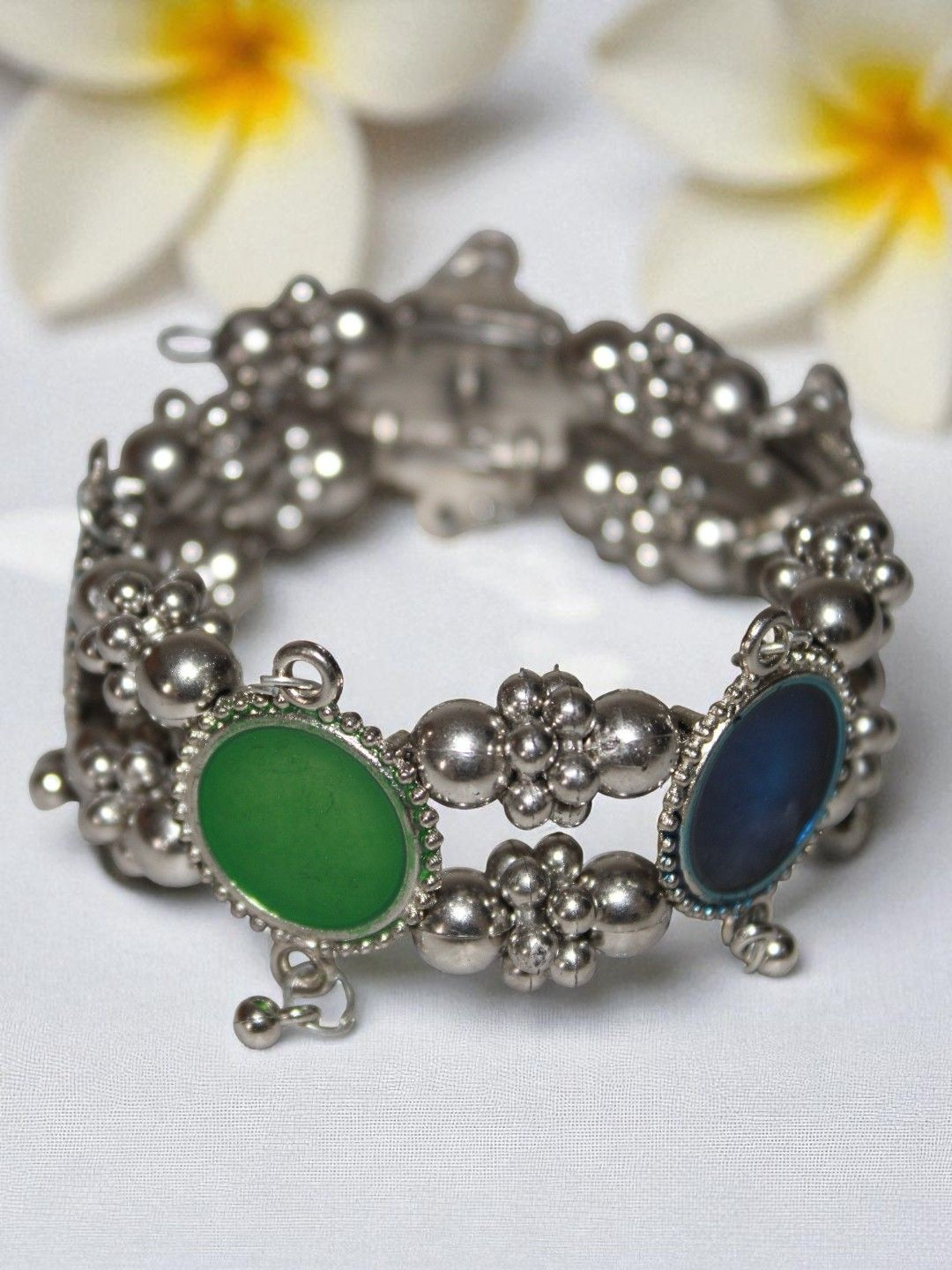 Jolly Faces Artificial Beaded Bangle-Style Bracelet