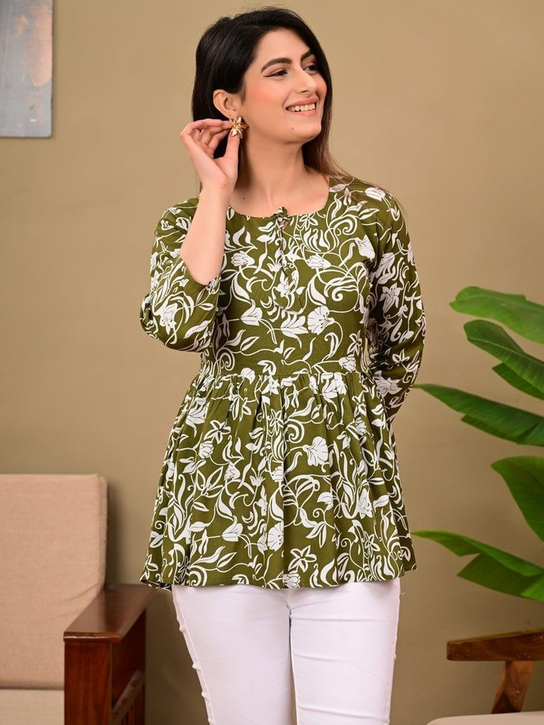 PALSIYA PRESENTS Women Floral Printed Gathered Round Neck Peplum Top