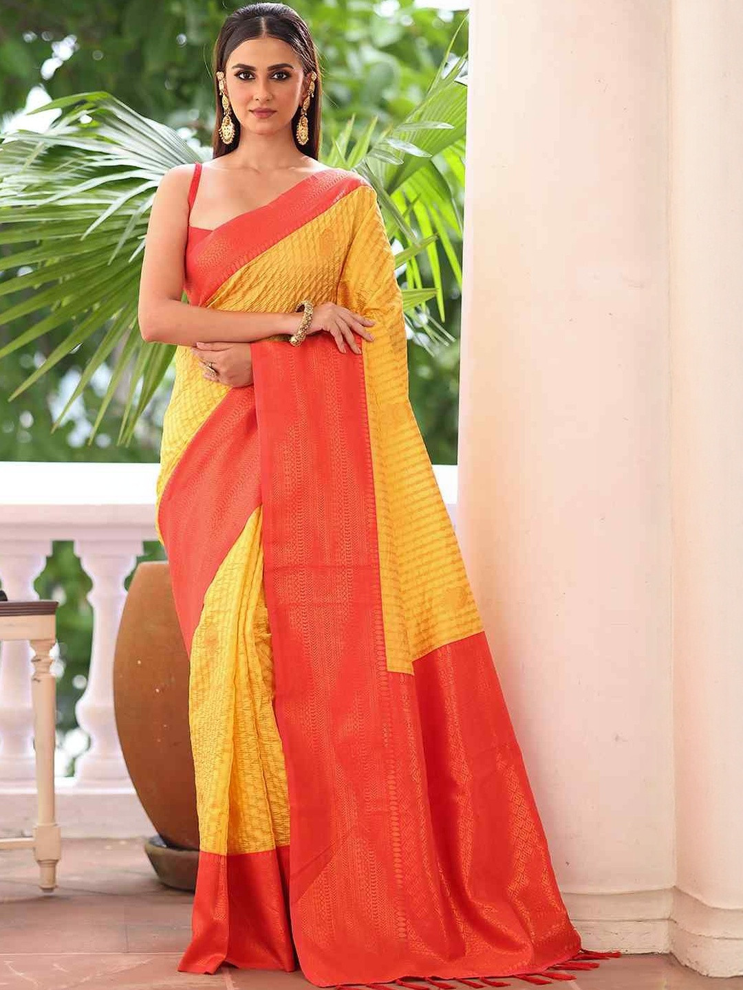 HERE&NOW Woven Design Banrasi Saree With Blouse
