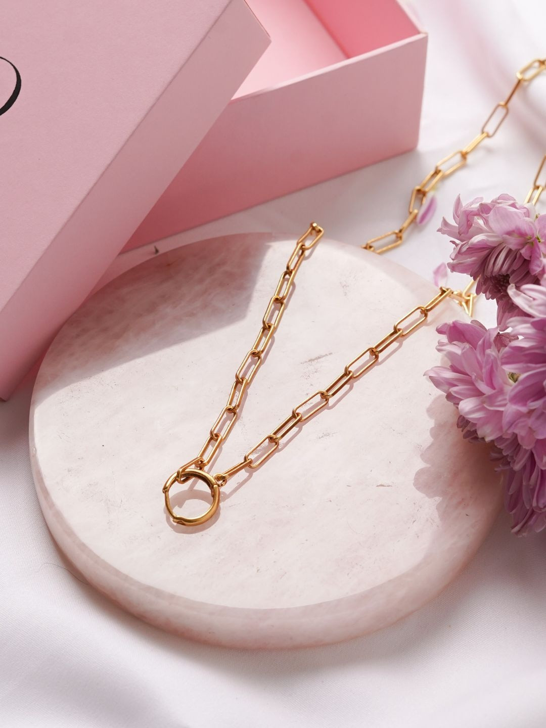 ALSO - A Look to Stand Out Gold-Plated Circular Minimal Pendant With Chain