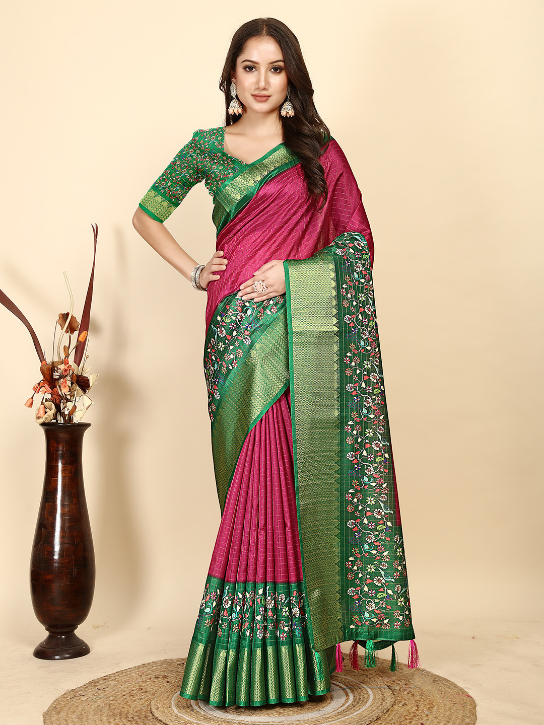 SSHAGUN LIFESTYLE Floral Printed Zari Silk Cotton Bandhani Saree