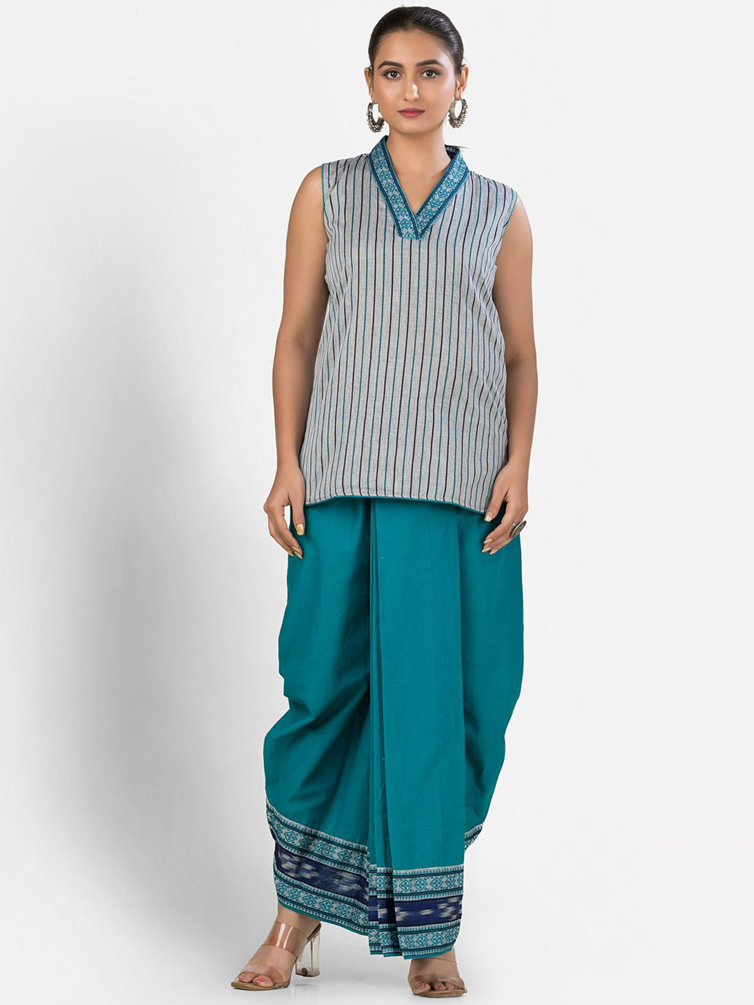 Crazy Needle Women Printed Pure Dhaniakhali Cotton V-Neck Top With Dhoti Co-Ords