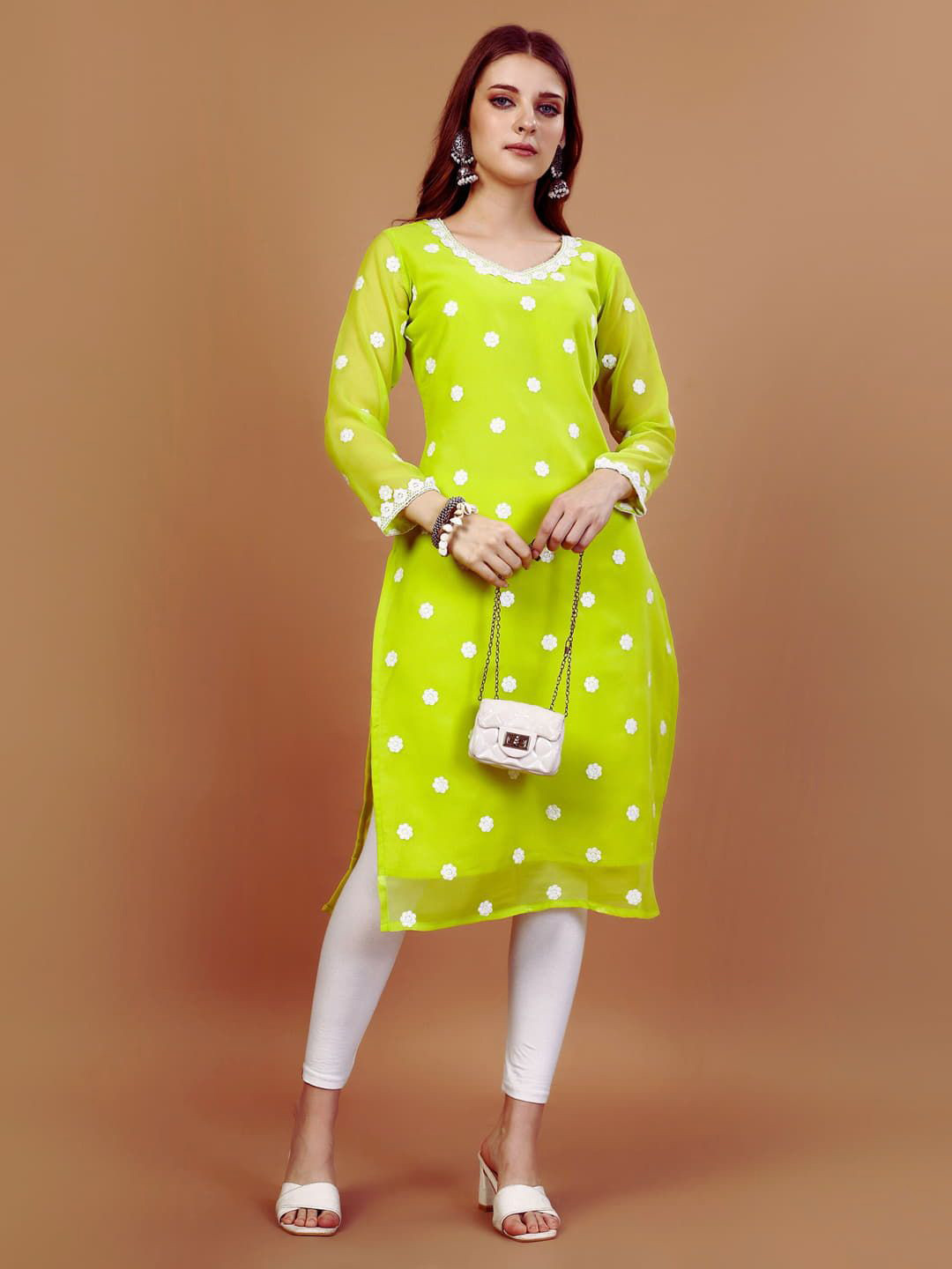 HESVI Women Floral Embroidered Daily Straight Kurta