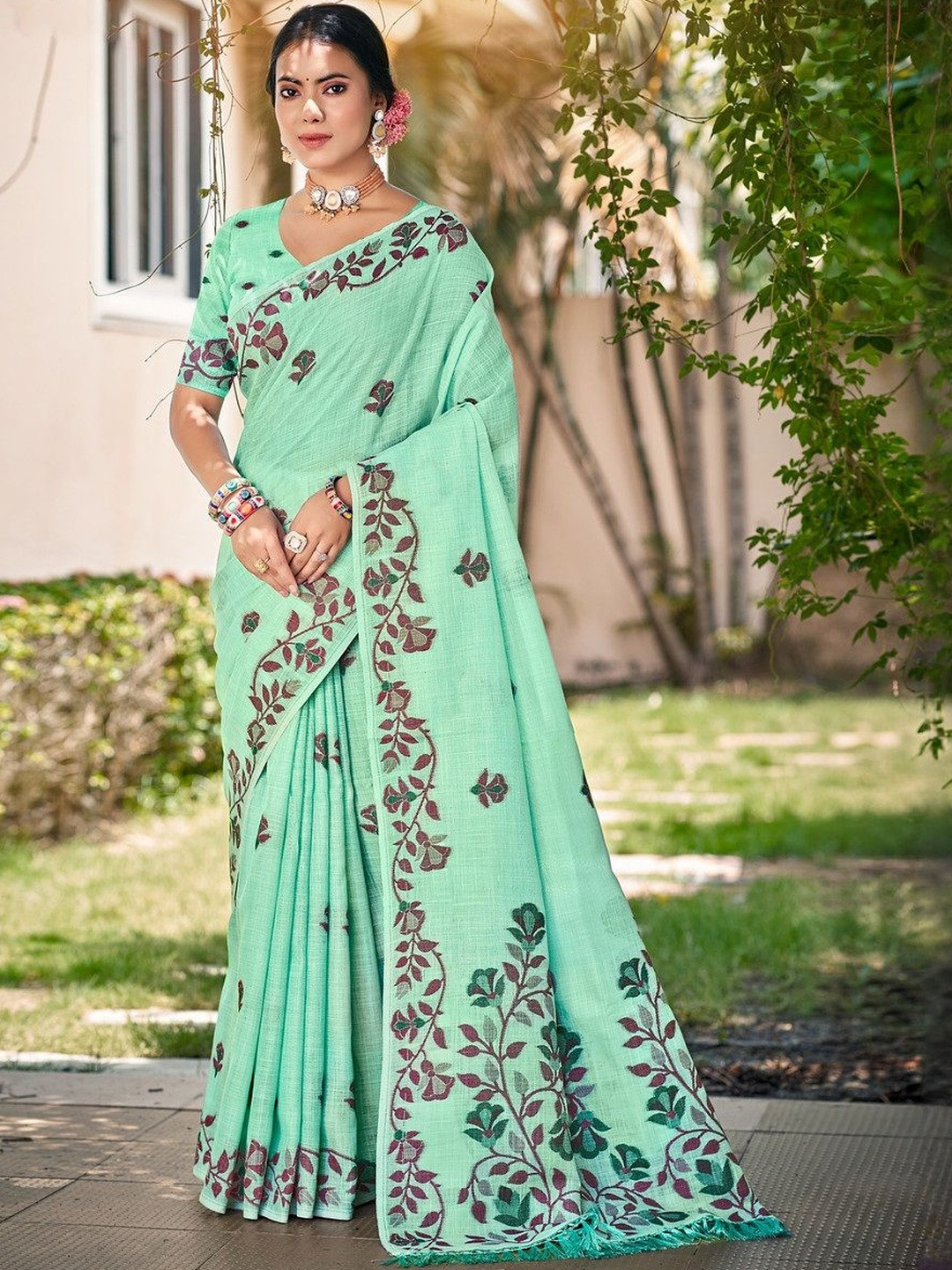 MAHALASA Ethnic Motifs Embroidered Pure Linen Saree With Blouse Piece