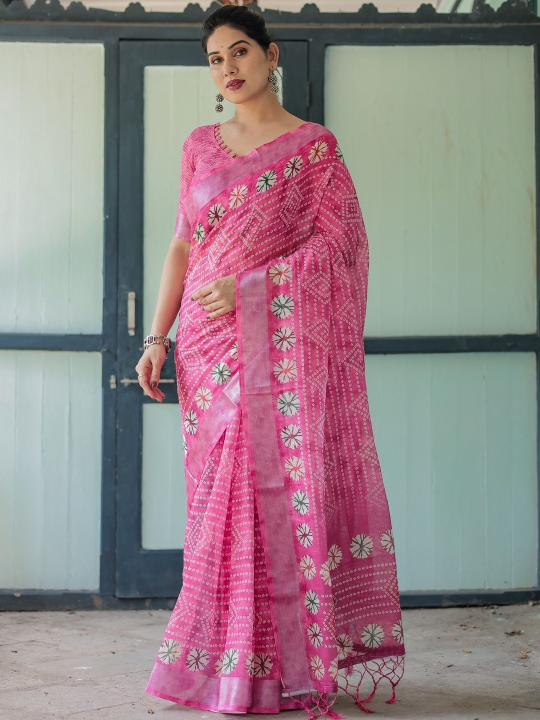 MAHARANI COUTURE Bandhani Printed Pure Linen Banarasi Saree with Traditional Charm