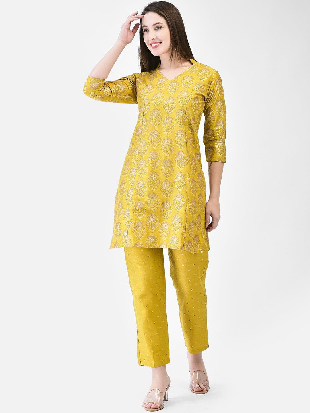 Span Women Ethnic Motifs Printed Knee Length Regular A-Line Kurti with Trousers