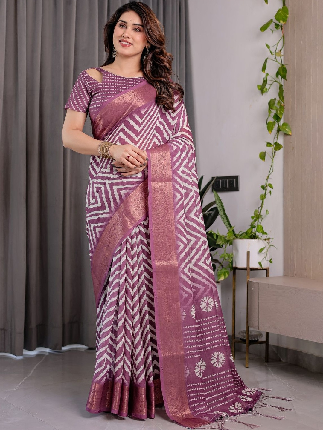 ALMAARI FASHION Striped Zari Pure Cotton Lightweight Banarasi Saree