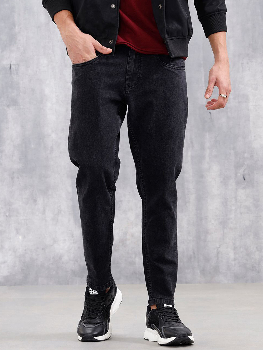 WROGN Men Slim Fit Mid-Rise No Fade Stretchable Jeans