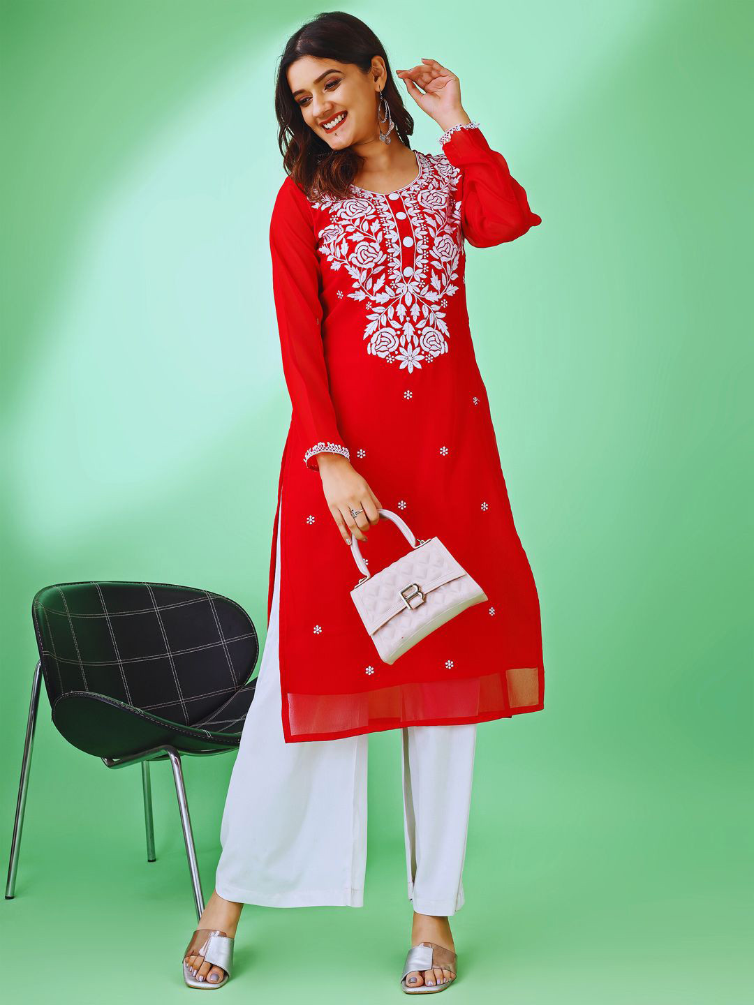 HESVI Embroidered Round Neck Chikankari Kurta