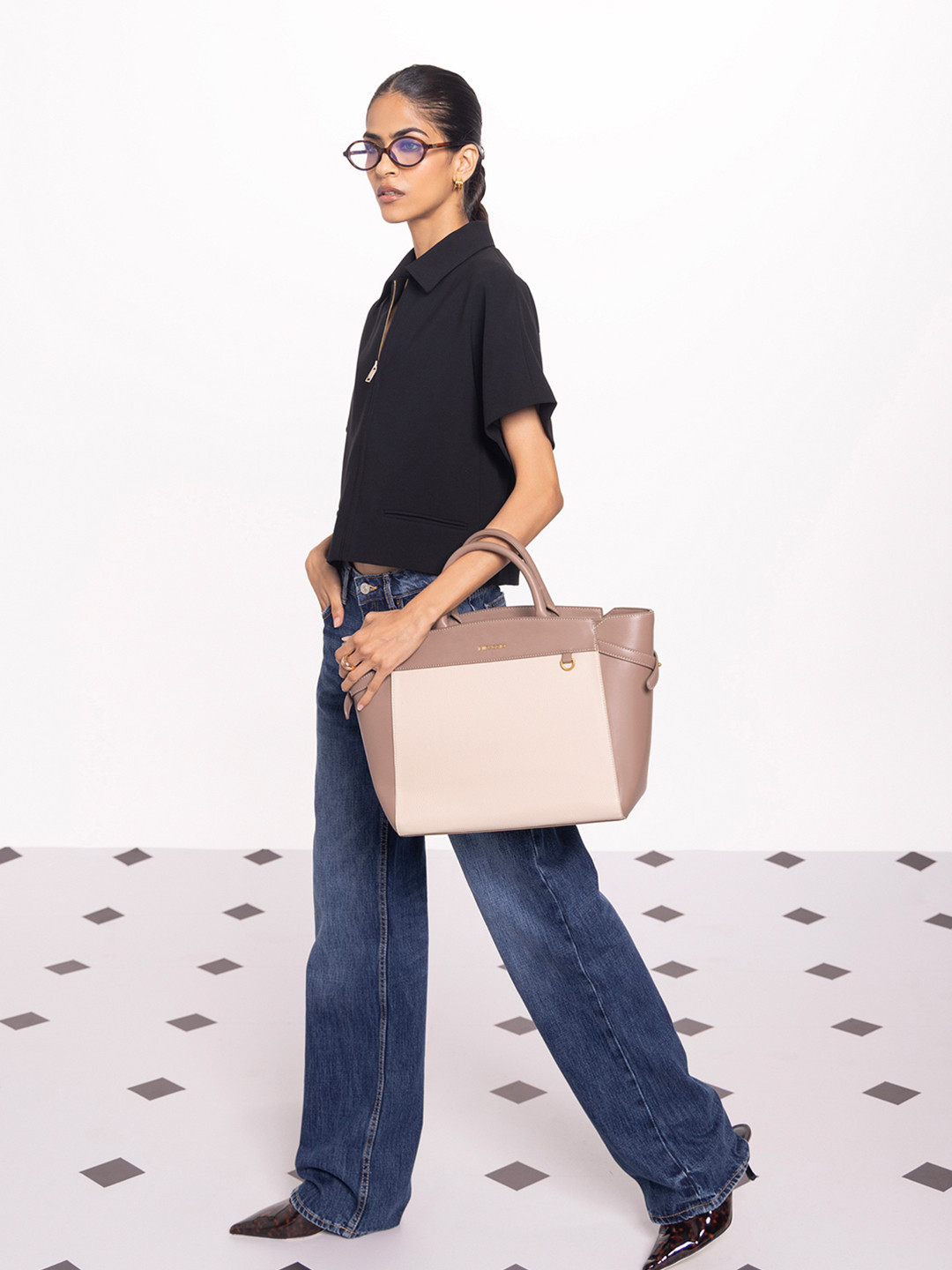 MIRAGGIO Women Colourblocked Structured Satchel Bag