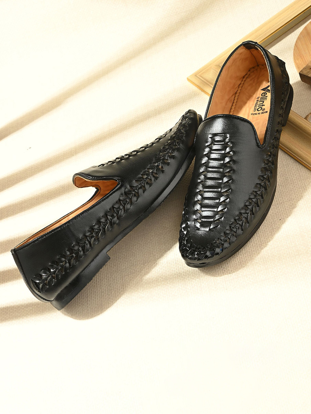 Vellinto GABRU Men Lightweight Ethnic Mojaris