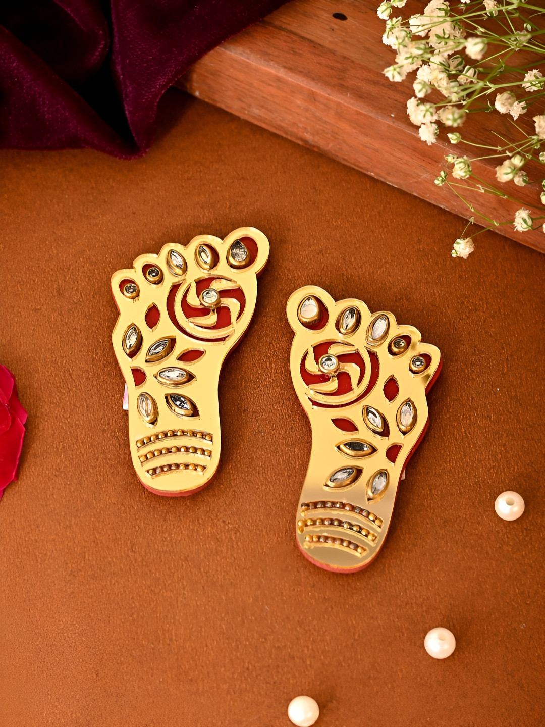 Aapno Rajasthan Red & Gold-Toned 2 Pieces Embellished Laxmi Charan