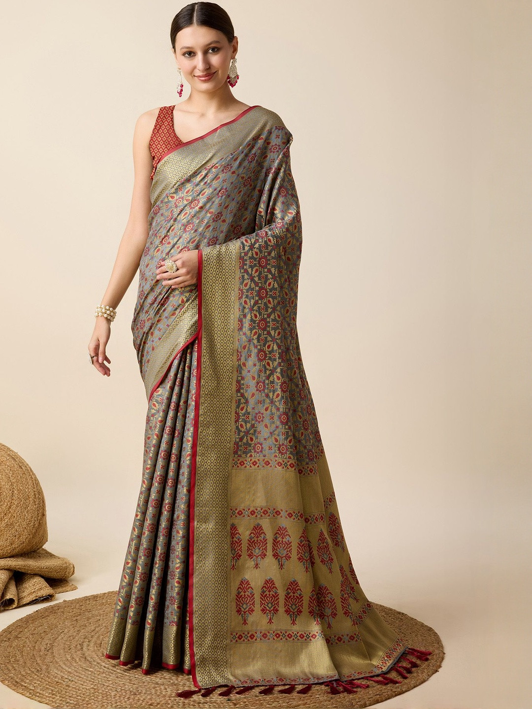 Durga Textile Ethnic Motifs Woven Design Zari Border Patola Saree
