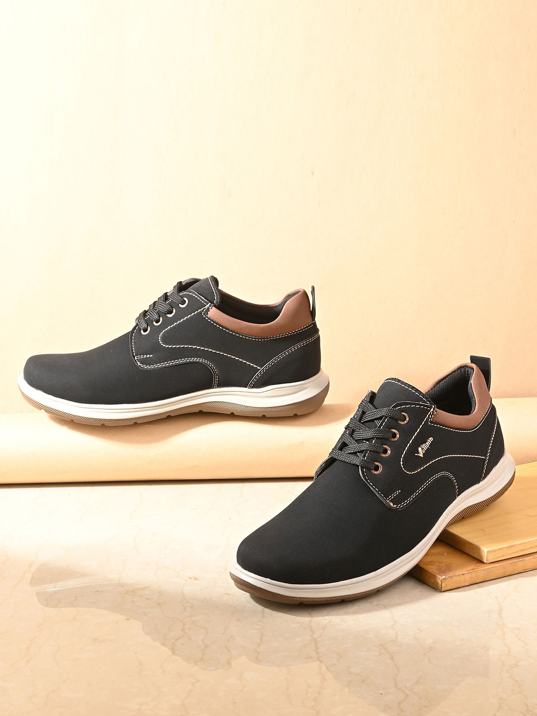 Vellinto Men Round Toe Lace-Ups Derbys