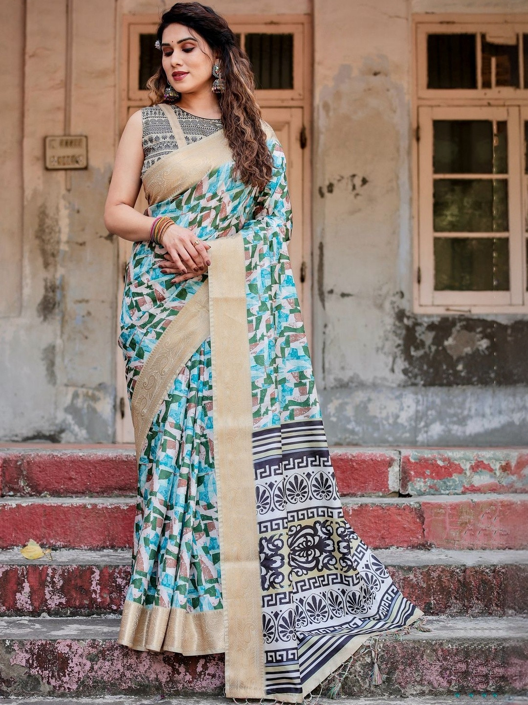 MAHARANI COUTURE Abstract Printed Woven Design Border Saree