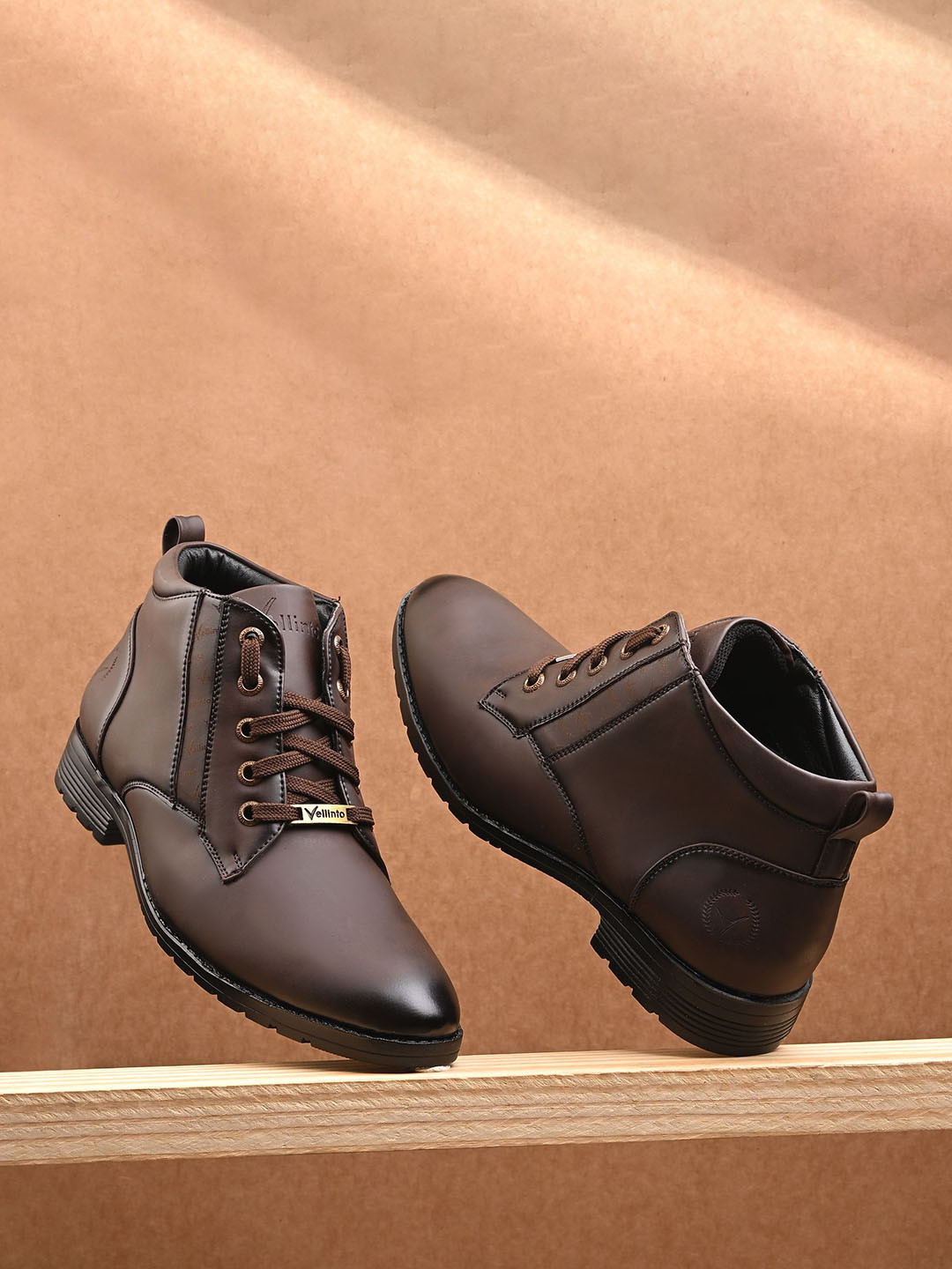 Vellinto Sandune Men Round-Toe Block-Heeled Regular Boots