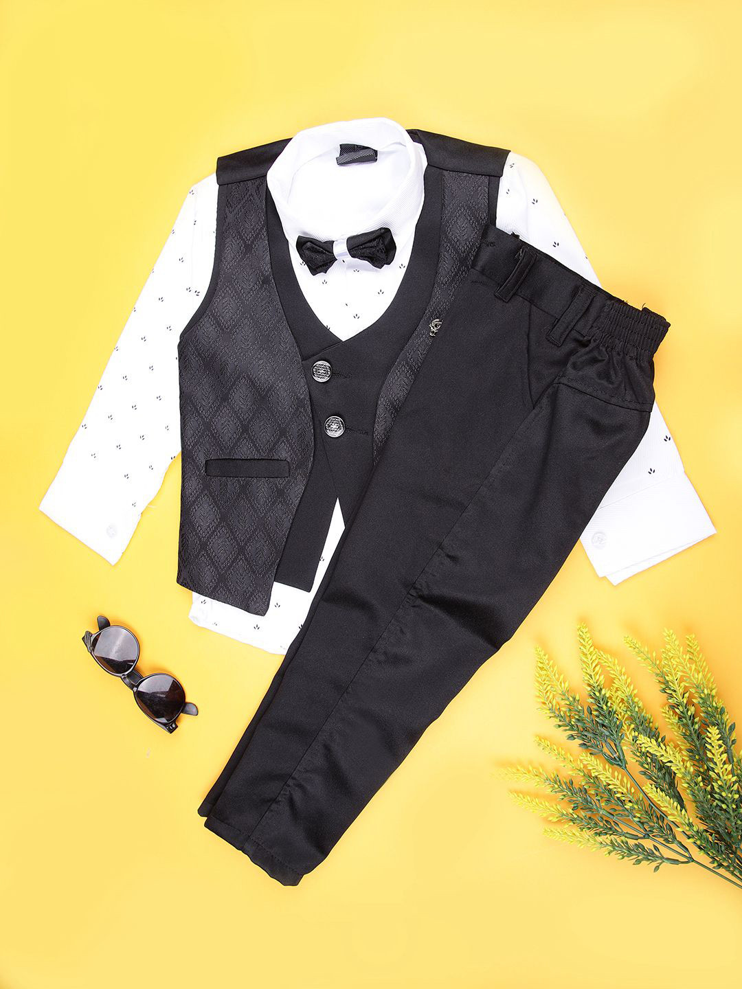 V-Mart Boys Printed 3 Piece Spread Collar Baba Suit