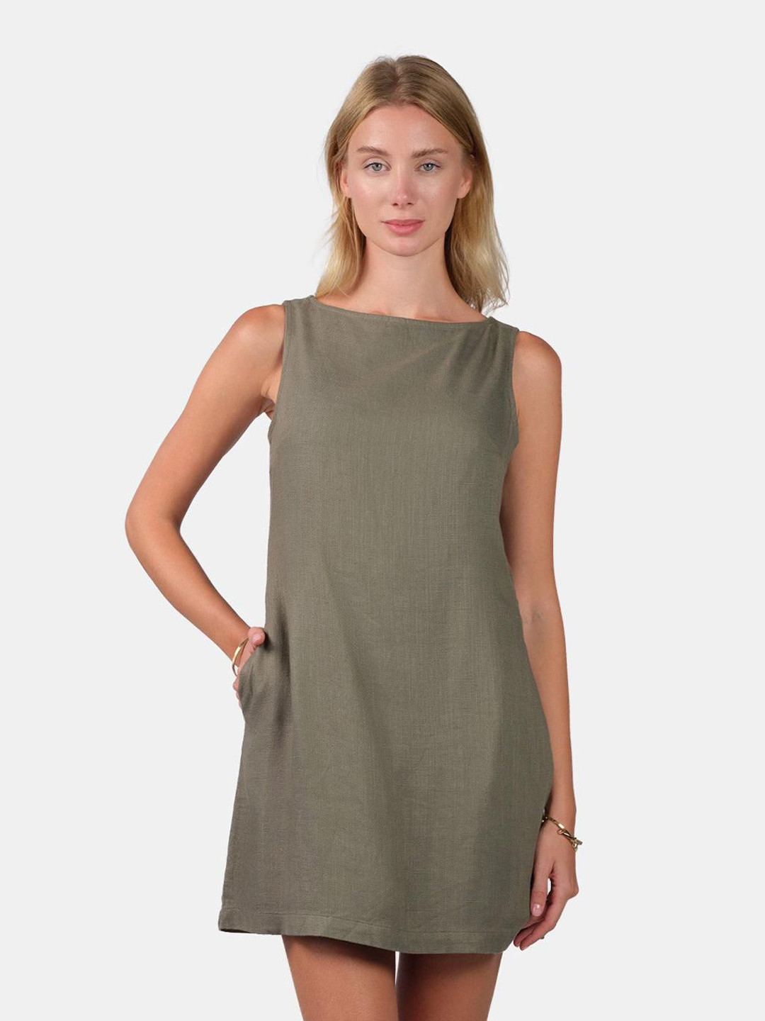 Virgio  Solid Boat Neck Shift Dress For Women