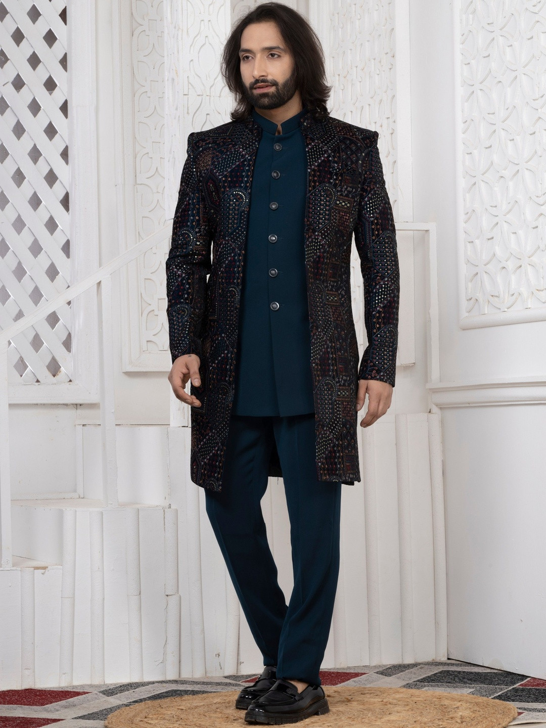 AEN FASHION Men Embroidered Mandarin Collar Indo Western Velvet Sherwani Set
