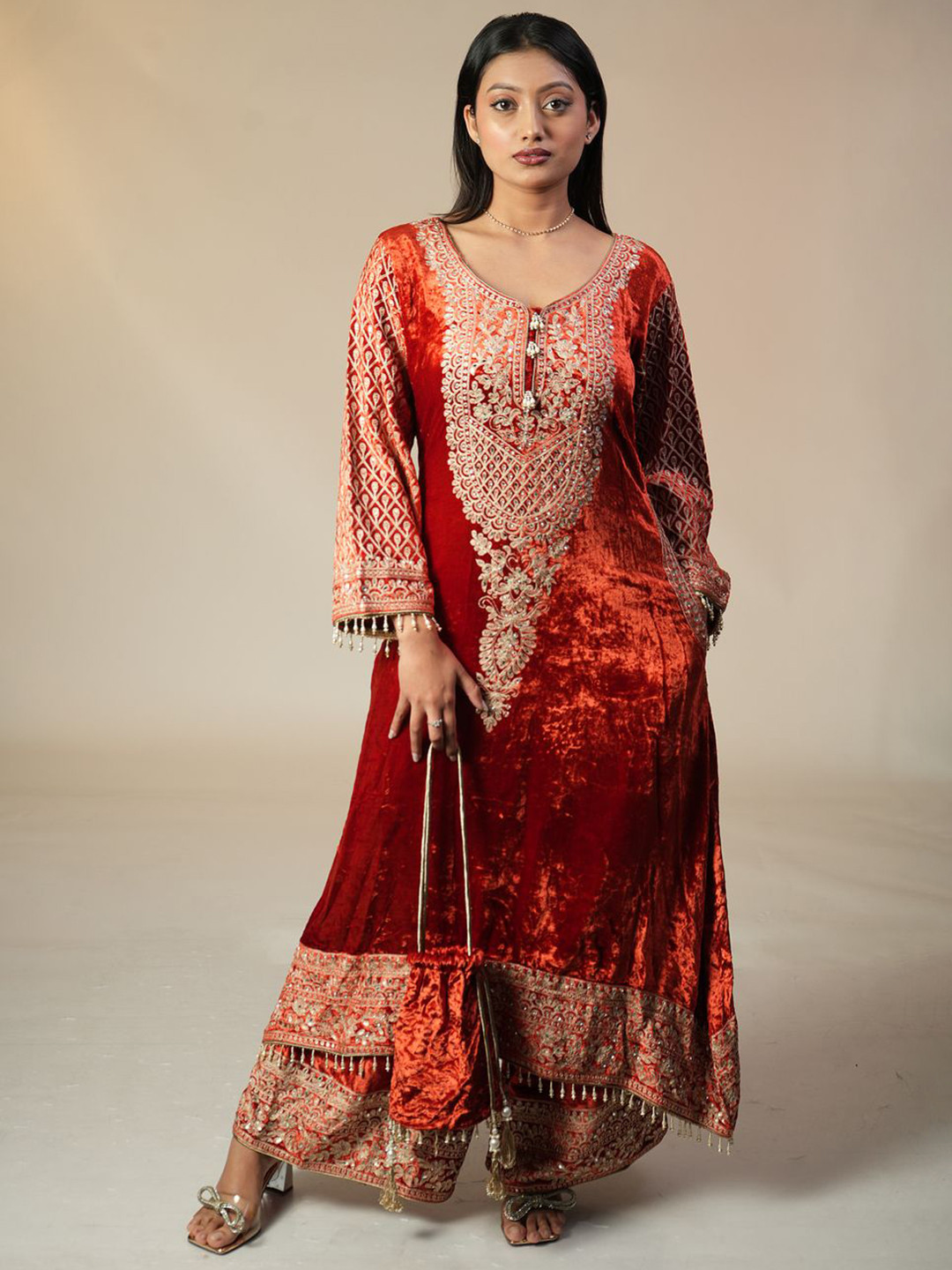 NEE DESIGNSS Women Embroidered Kurta With Palazzos