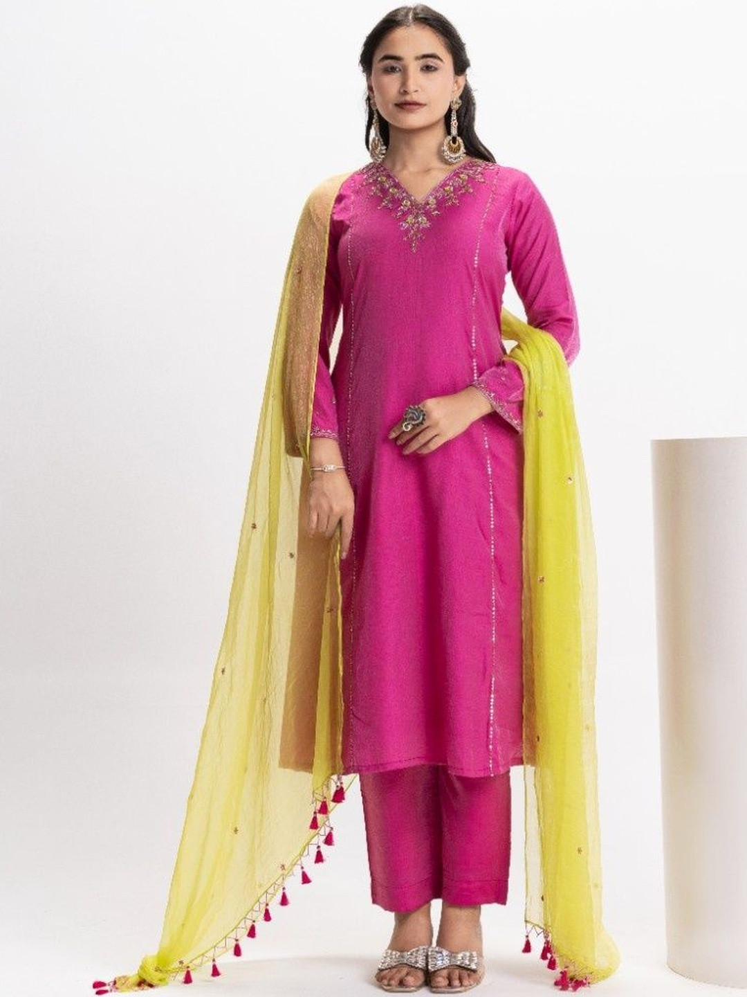 EESHA GUPTA Women Regular Chanderi Silk Kurta with Trousers & Dupatta