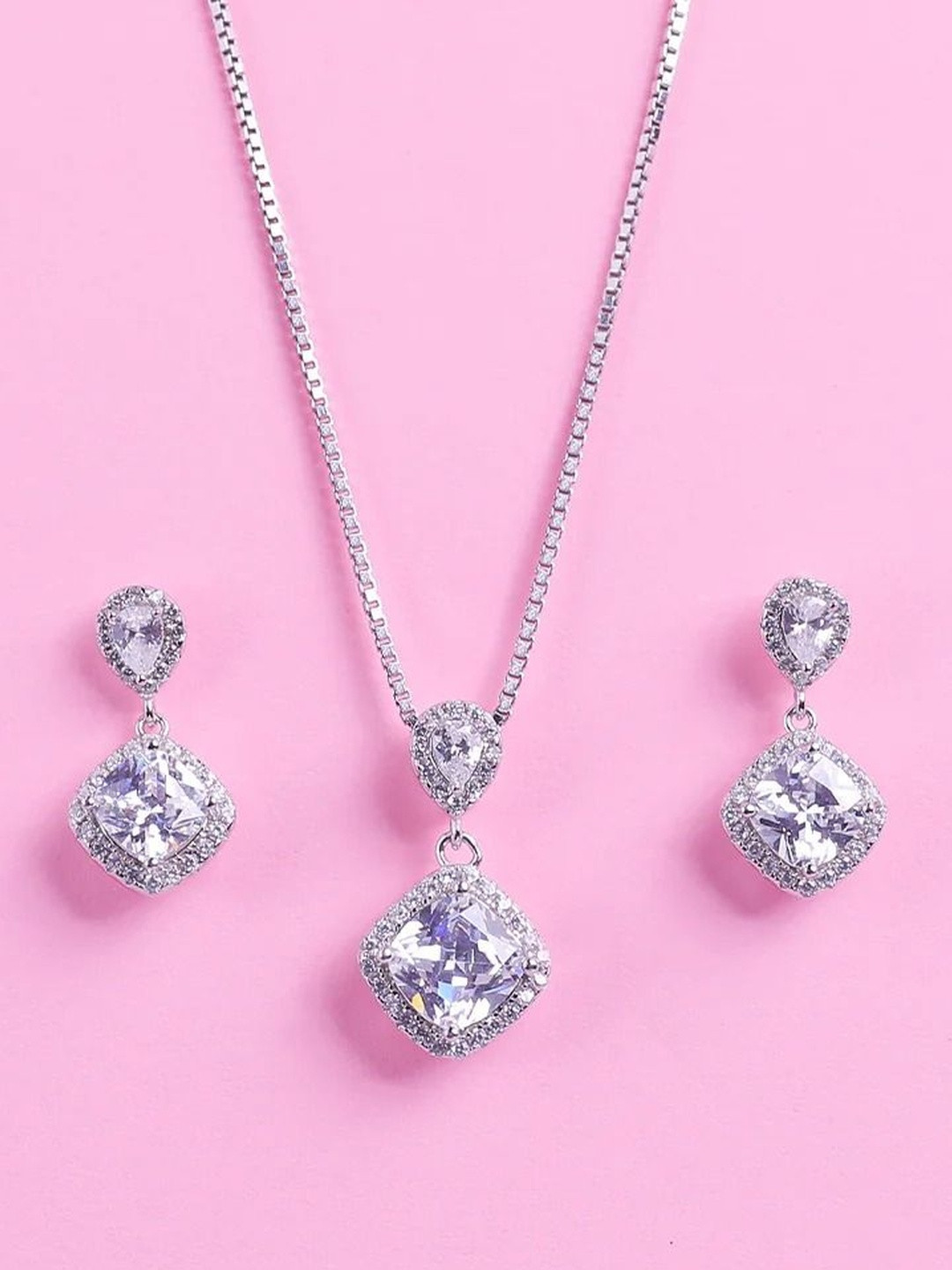 ANJ JEWELS Royal Sparkle Pendant Set