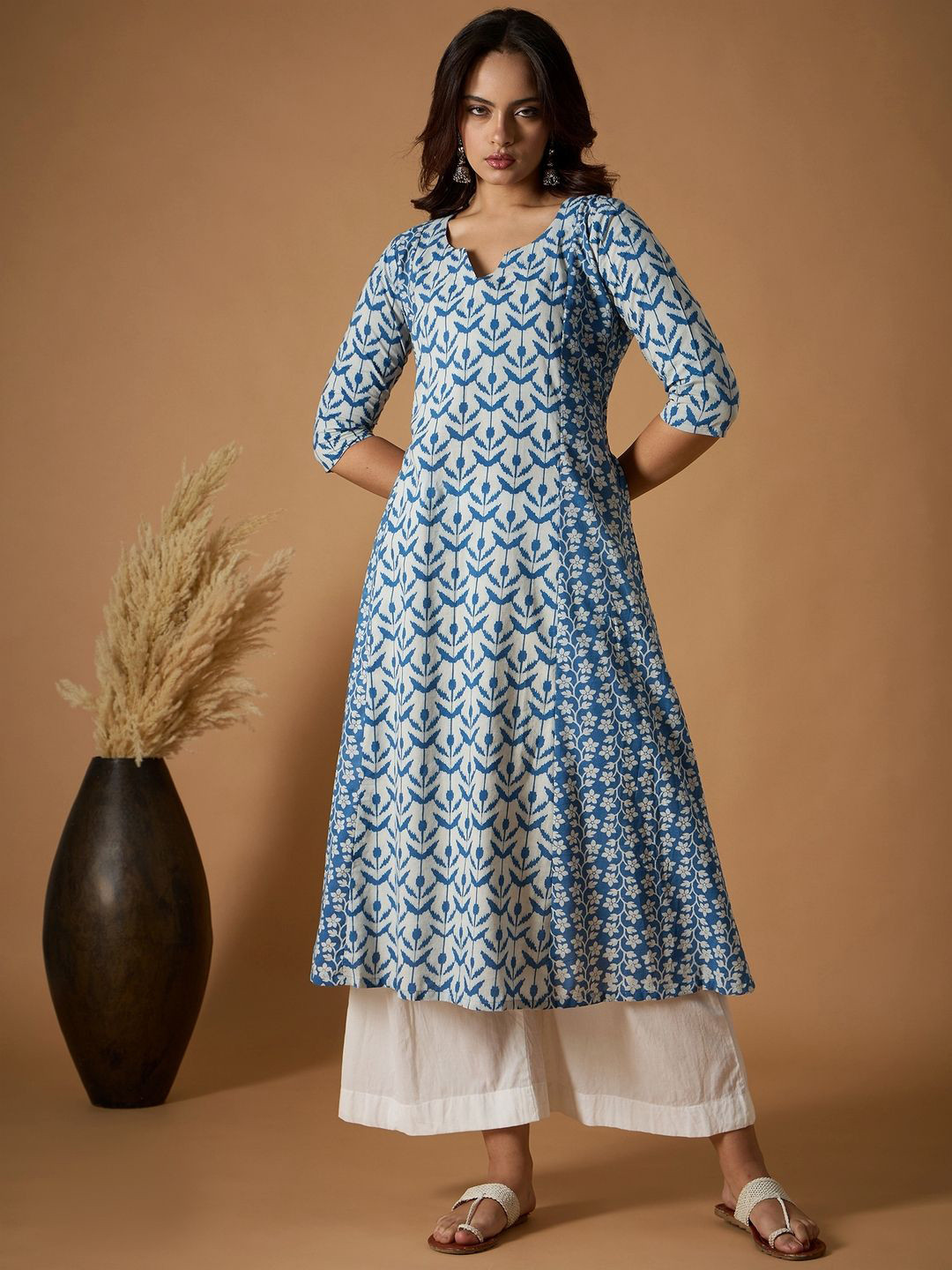 Kaala Teeka Floral Printed V-Neck Block Print Pure Cotton Kurta