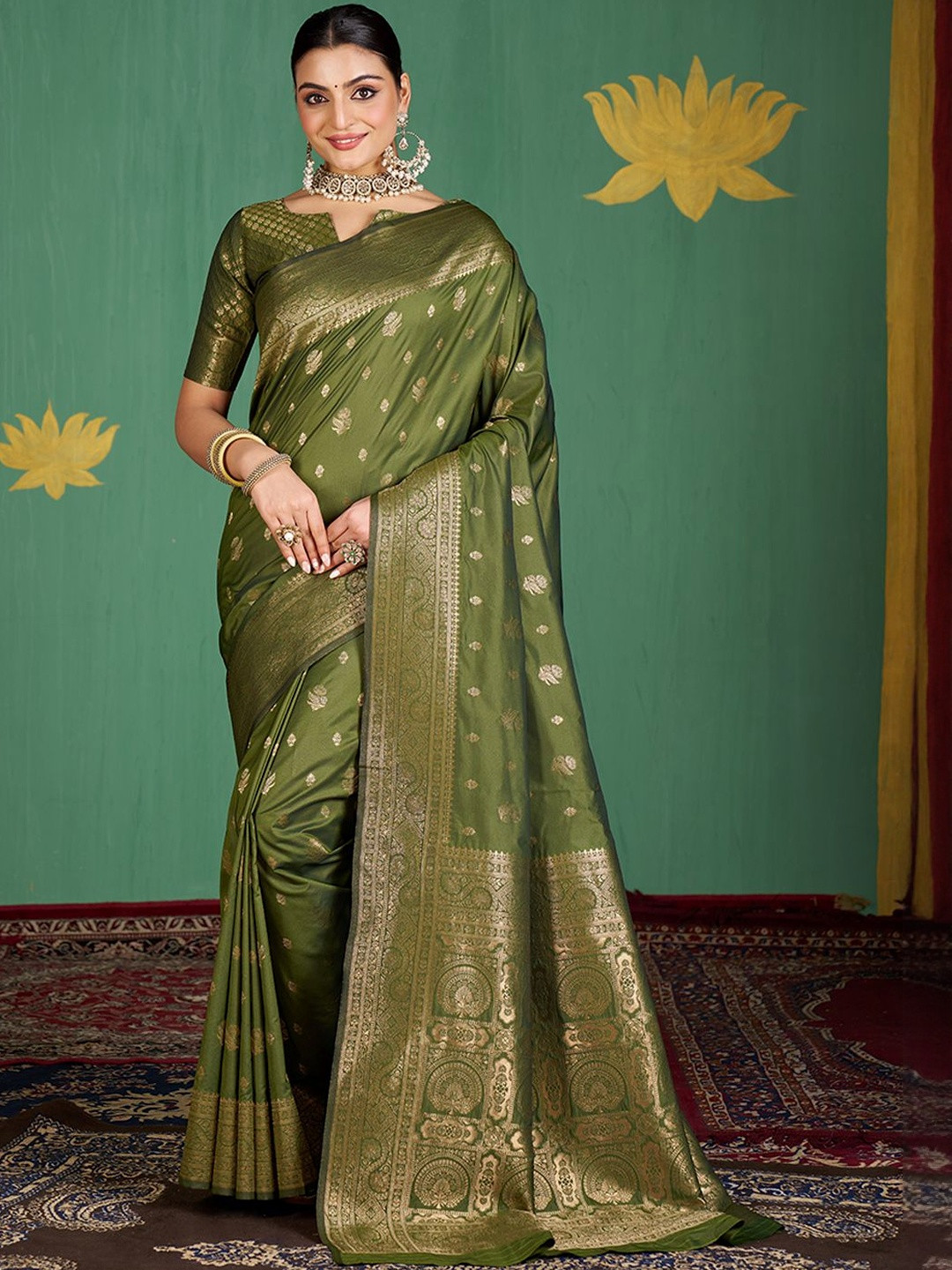 KHANAK CREATIVE TOUCH Floral Woven Design Zari Banarasi Saree With Blouse Piece