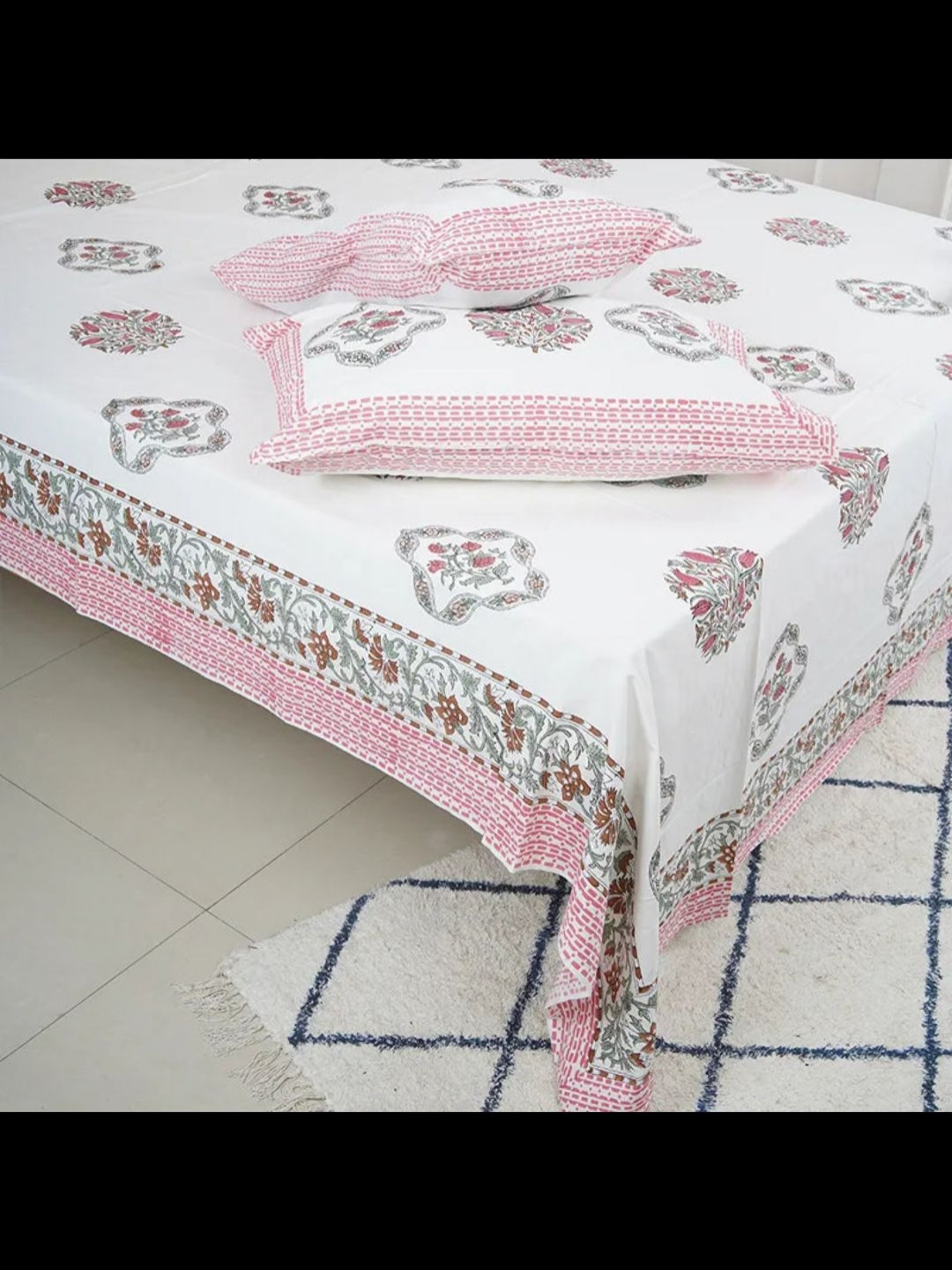 The Jaipur Wala Pink & White Printed Cotton Super King Bedsheet Set 2.74 x 2.74 m