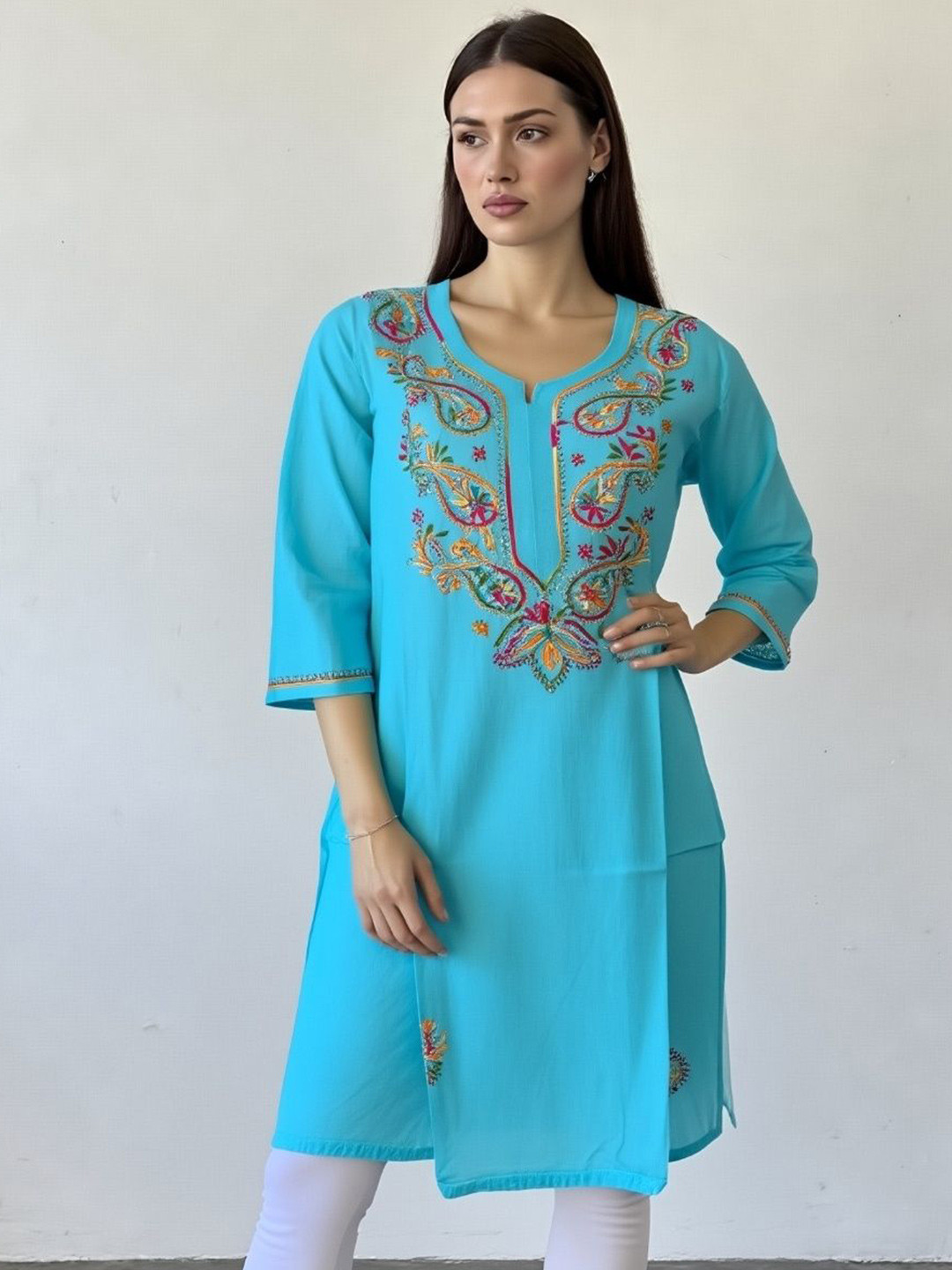 Vineshaa Be You For You Women Floral Embroidered Cotton Chikankari Kurti