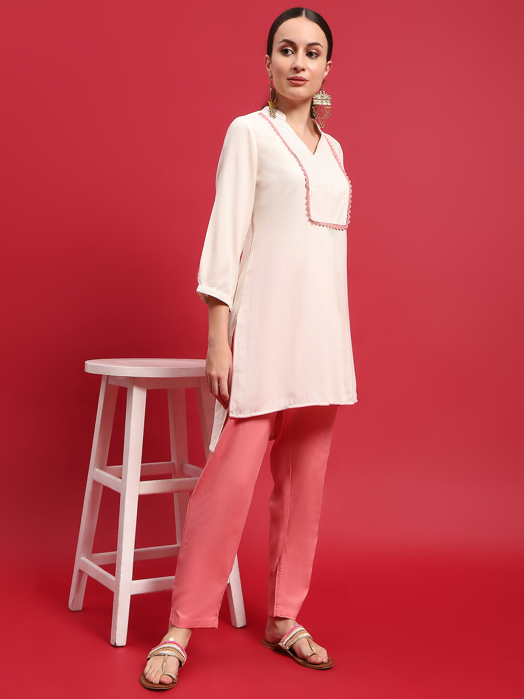 Shree Thread Work Mandarin Collar Straight Kurti with Trousers