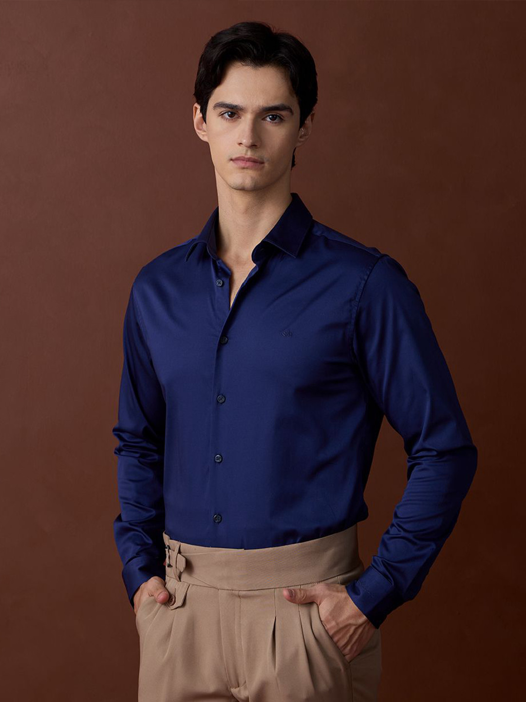 Aldeno Men Standard Fit Solid Spread Collar Satin Formal Shirt