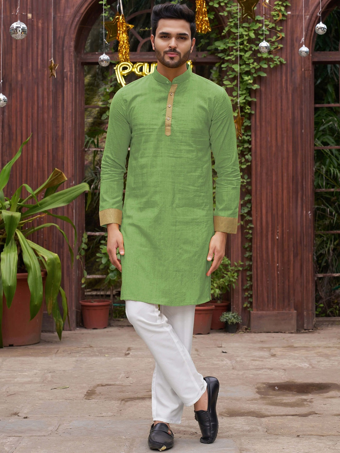Archittam Men Green Solid Kurta Set