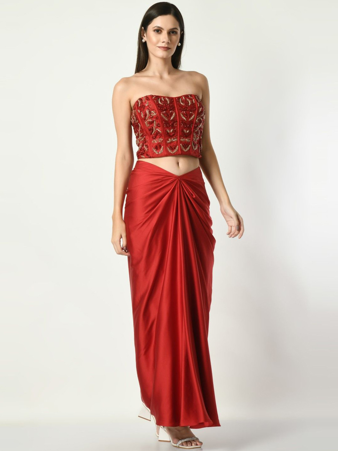 SUNANTA MADAAN Embroidered Coreset Saree Blouse