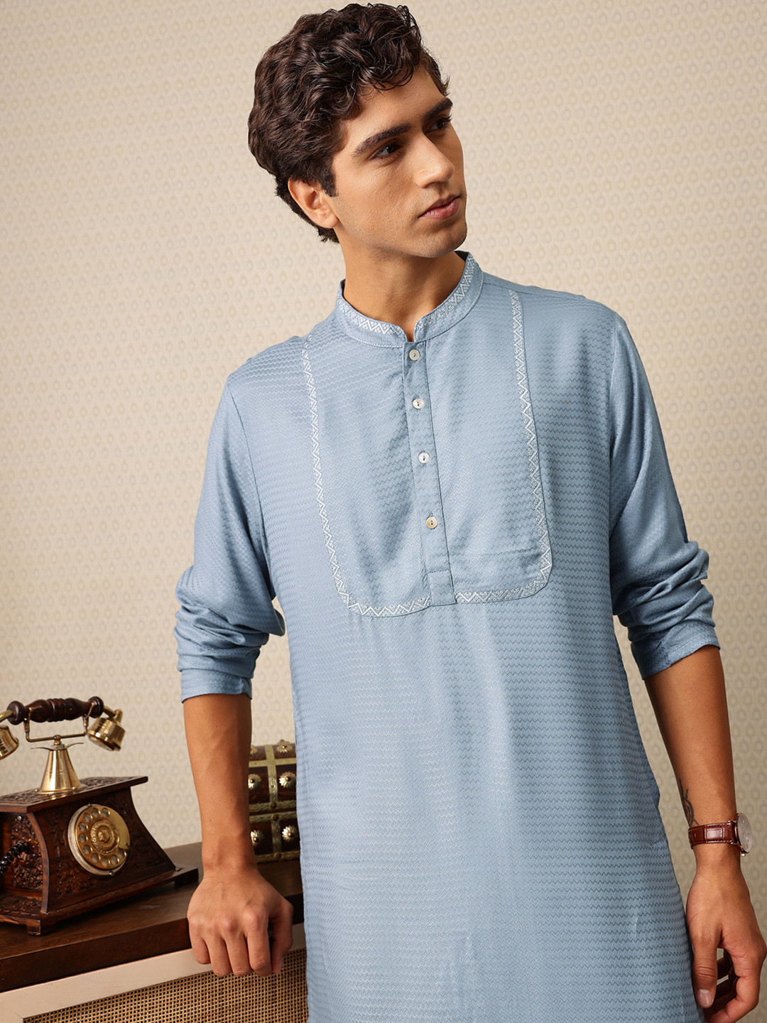 House of Pataudi Woven Designed Thread Work Detailed Jashn Straight Kurta
