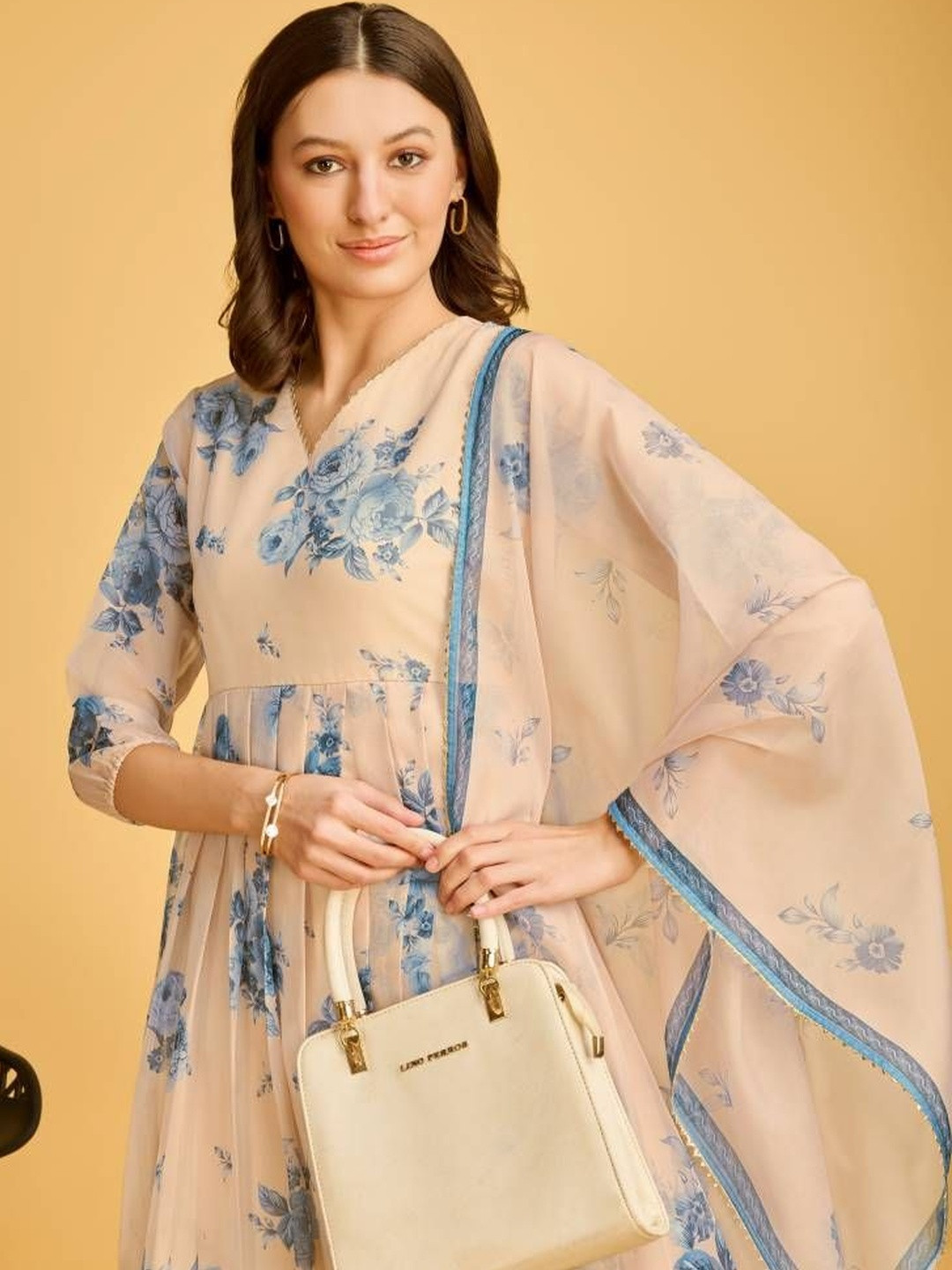 DAATAR Women Floral Printed Anarkali Kurta with Trousers & Dupatta