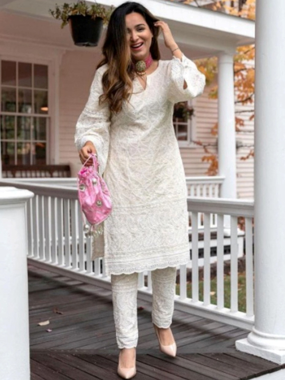 HITTU Ethnic Motifs Embroidered Thread Work Notch Neck Pure Cotton Kurta with Trousers